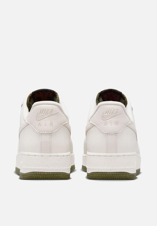 Nike - Air Force 1 '07 Lv8