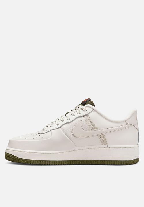 Nike - Air Force 1 '07 Lv8