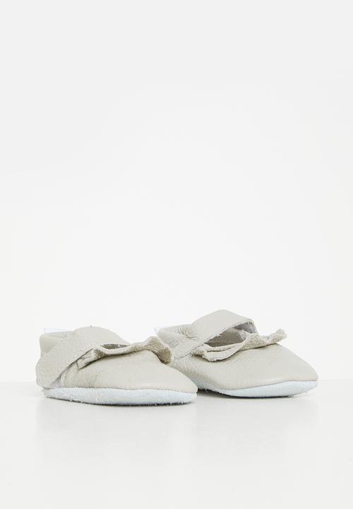 Pitta-Patta Shoes - Mary jane frill - all sand1