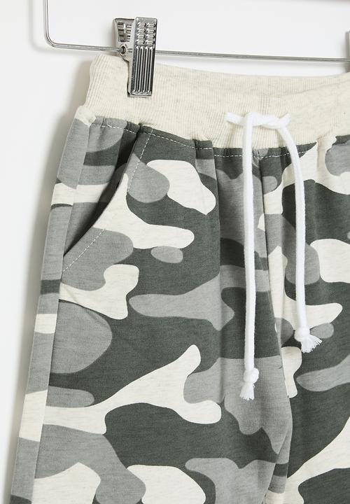 Pop Candy - Camo shorts - mutli