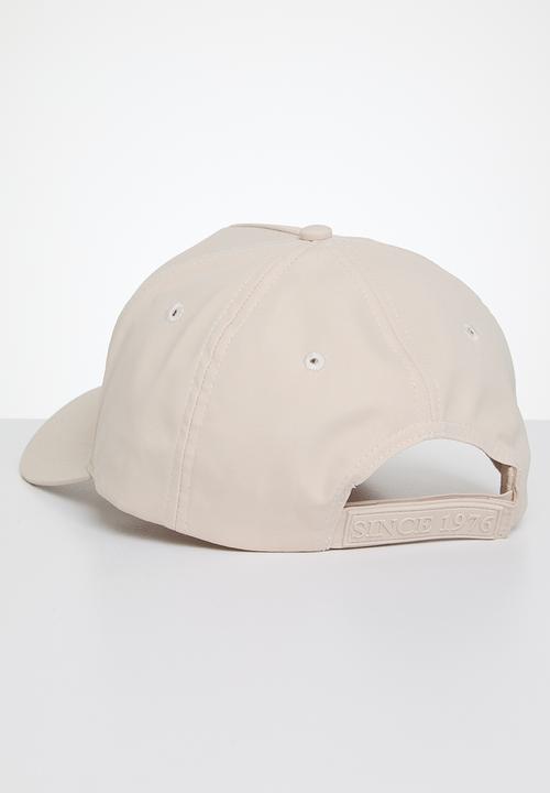 POLO - 5 Panel 3d pyramid polo peak - stone