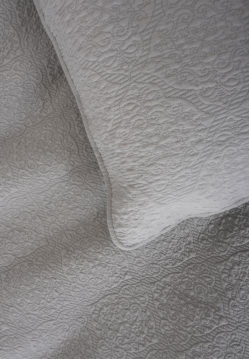 Linen House - Lilou Quilt & Pillowcase Sham set - Grey