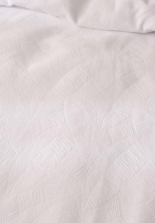 Linen House - Manon bed quilt and pillowcase sham set - white