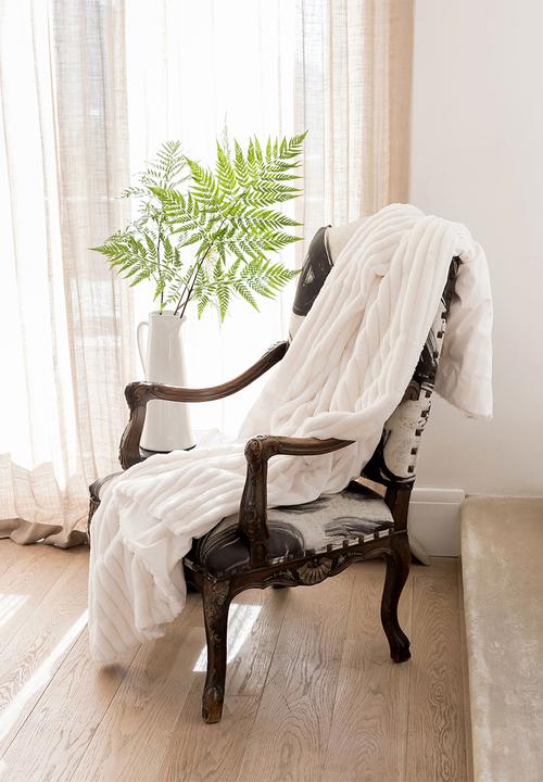 Linen House - Ribbed Faux Fur Throw - Milk