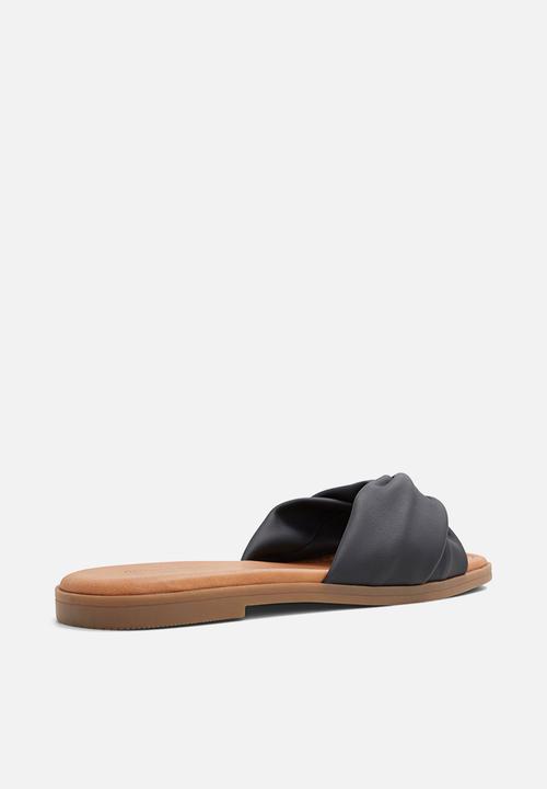 Call It Spring - Peaches slip-on sandal - black