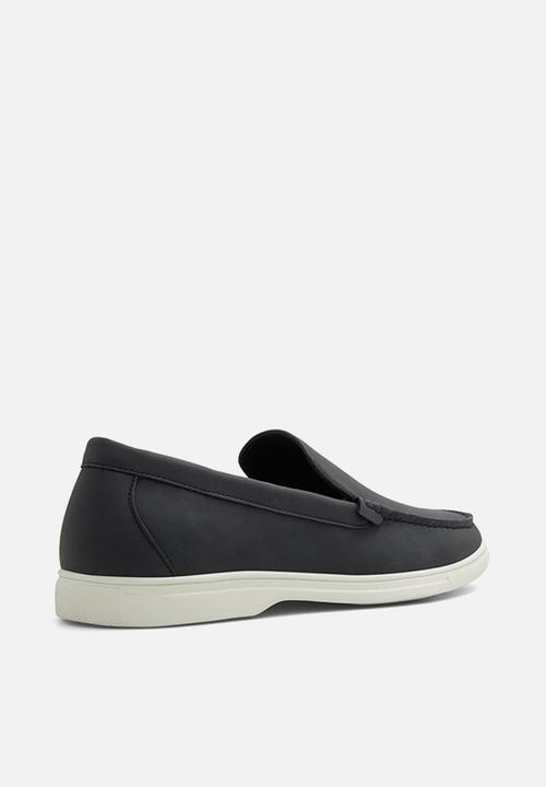 Call It Spring - Reilley - black