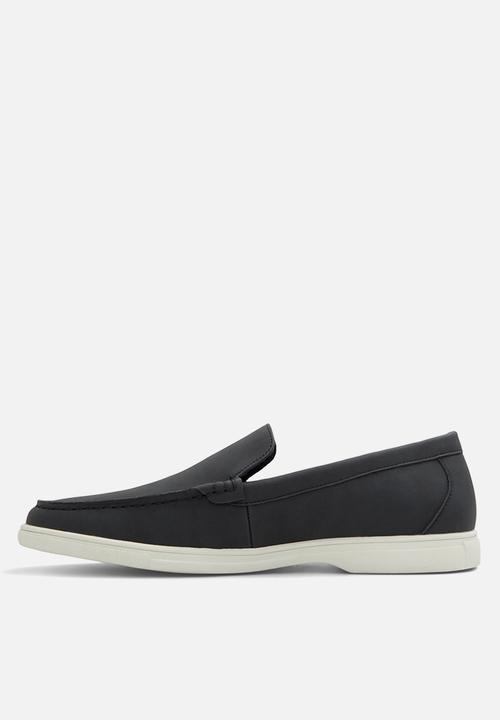 Call It Spring - Reilley - black
