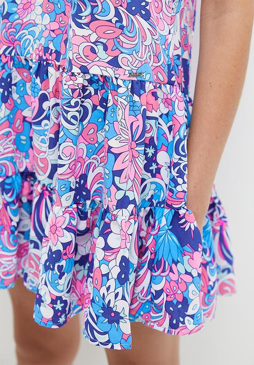 SISSY BOY - Tier and now: sleeveless printed satin dress with tiers - blue 