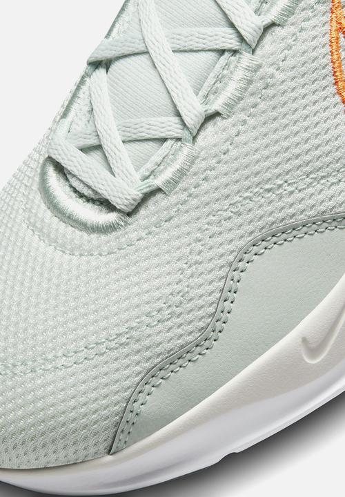 Nike - Legend essential 3 next nature