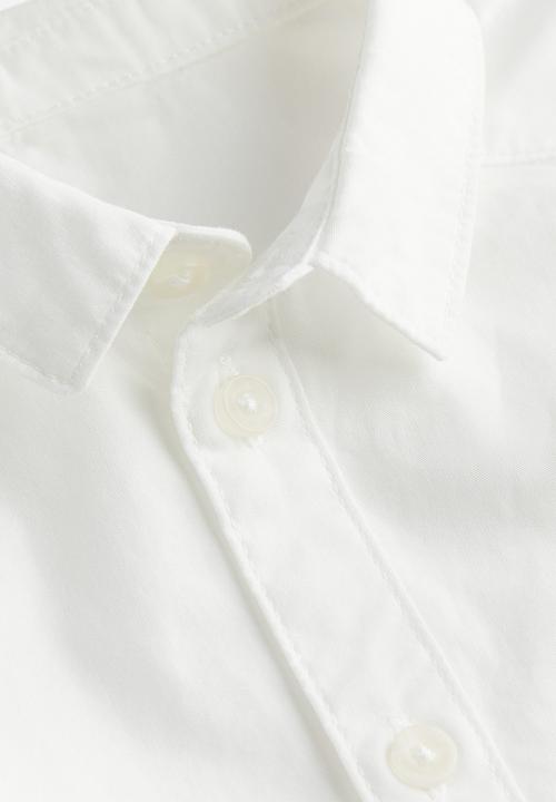 H&M - Short-sleeved shirt and bow tie - white