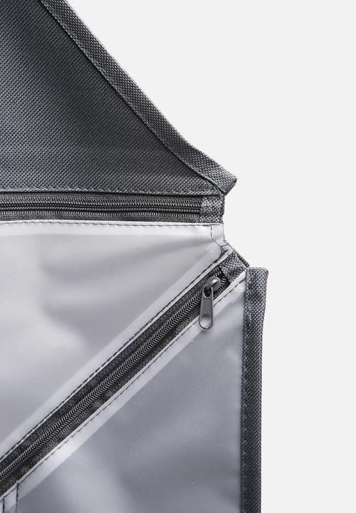 Umbra - Tangram travel organiser