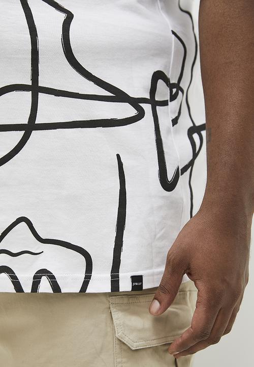 Superbalist - Face all over print tee - black & white