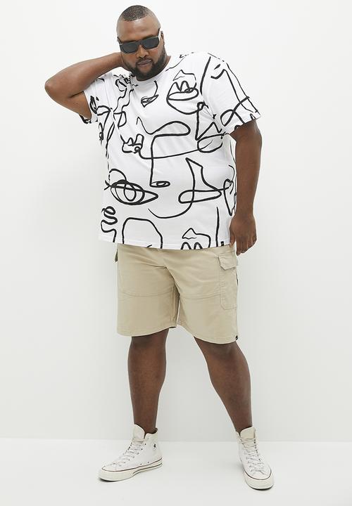 Superbalist - Face all over print tee - black & white
