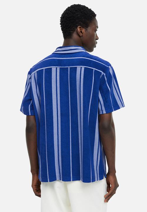 H&M - Regular fit terry resort shirt - blue striped