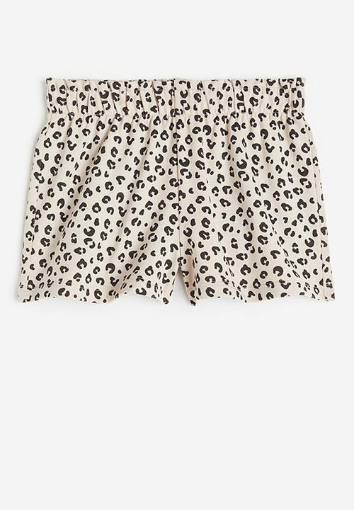 H&M - Paper bag sweatshorts - light beige leopard print
