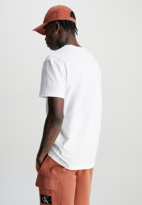 Calvin Klein - Varsity curve logo T-shirt - Bright White