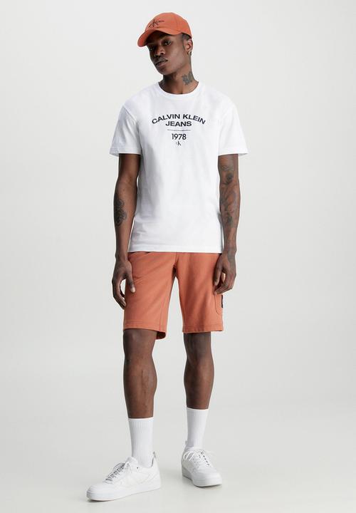 Calvin Klein - Varsity curve logo T-shirt - Bright White
