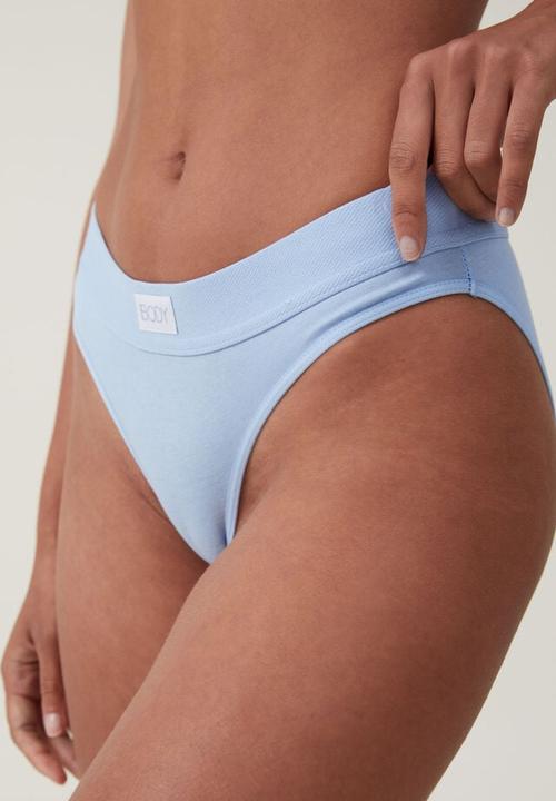 Cotton On - Organic cotton bikini brief - clear sky