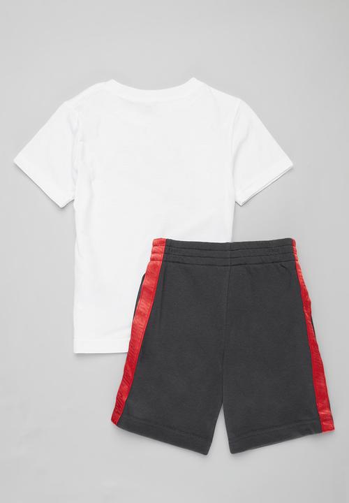Nike - Nike sportswear club tape tee and shorts set - anthracite