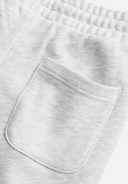 H&M - Regular fit sweatshorts - light grey marl