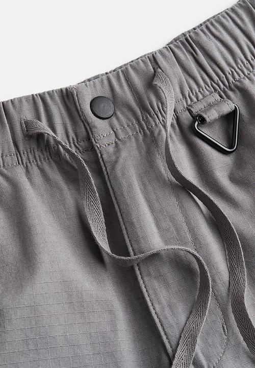 H&M - Relaxed fit ripstop cargo shorts - grey