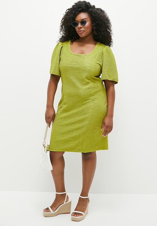 Me&B - Plus Crinkle knit dress - lime green