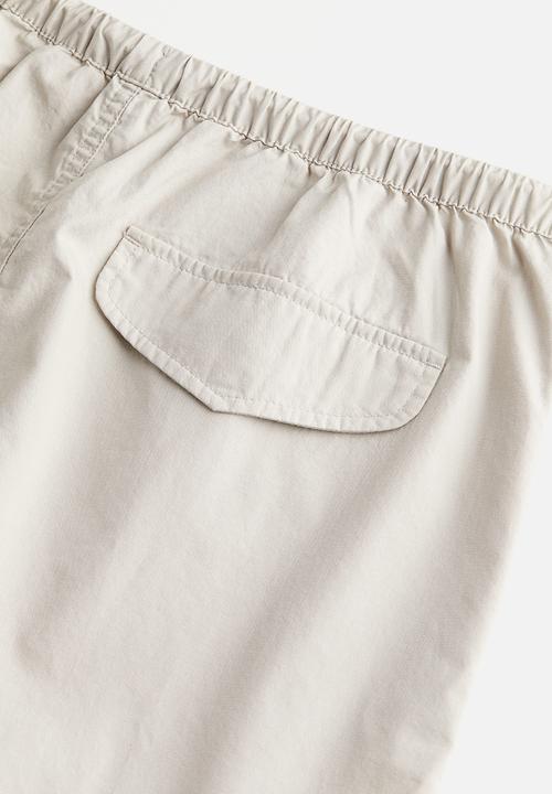 H&M - Cotton parachute shorts - greige 