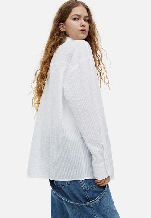 H&M - Oversized seersucker shirt - white