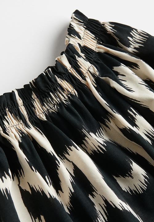 H&M - Off-the-shoulder dress - black patterned