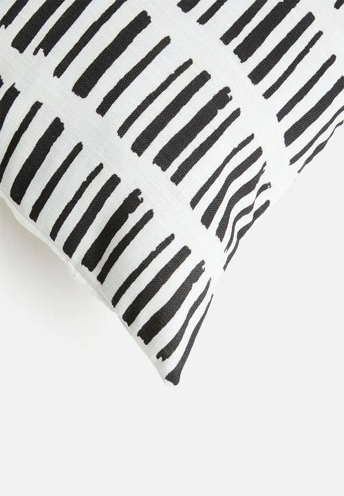 Sixth Floor - Harmony outdoor cushion - black & white