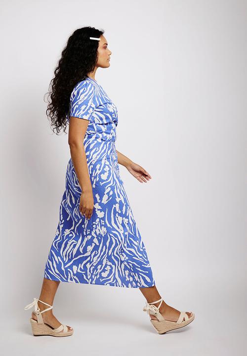 Me&B - Wrap Dress in Delft Animal - Blue & Cream