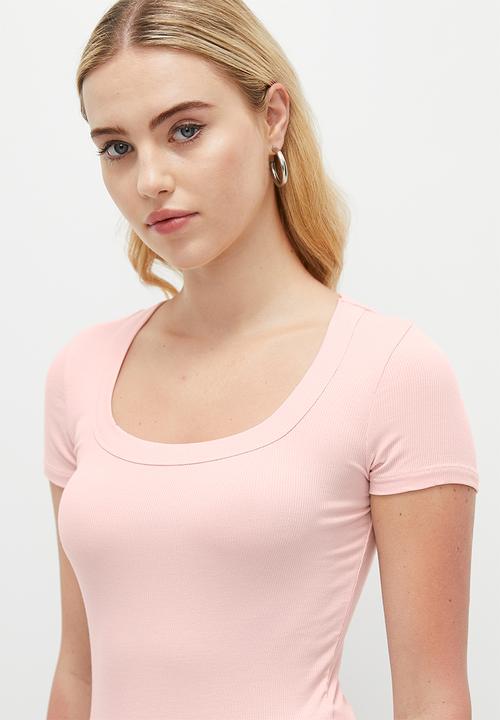 Cotton On - Staple Rib Mid Scoop Short Sleeve Top - Chalk Pink