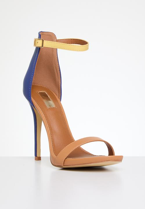 Plum - Barely there sandal - tan & navy