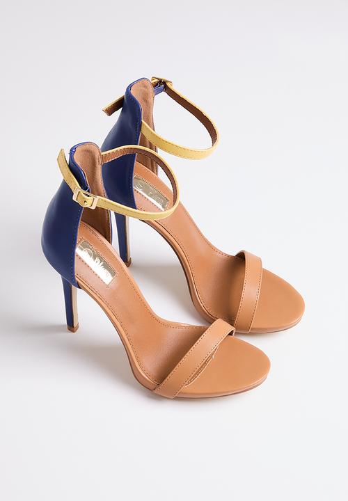 Plum - Barely there sandal - tan & navy