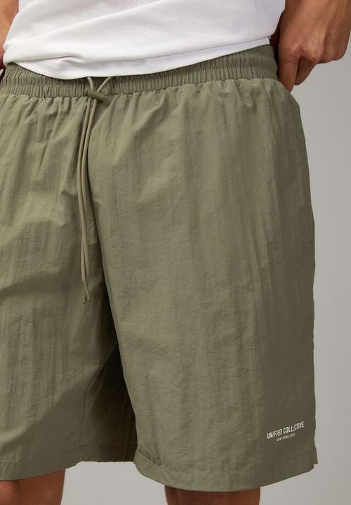 Factorie - The street short - dusty khaki / unified collective 