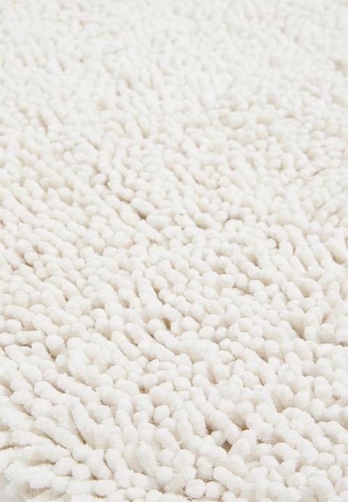 Sixth Floor - Chenille loop polyester bath mat - white