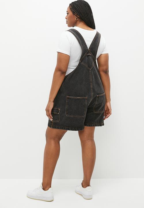 Cotton On - Plus Cargo Short Denim Overall - Smokey Black