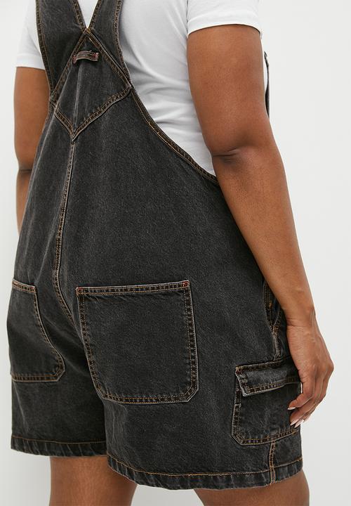 Cotton On - Plus Cargo Short Denim Overall - Smokey Black