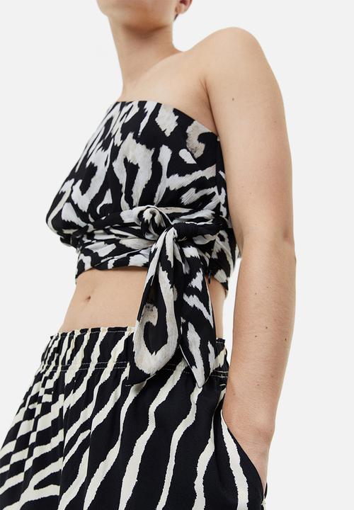H&M - Cropped one-shoulder top - black