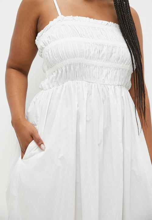 Cotton On - Plus lexi shirred maxi dress - white