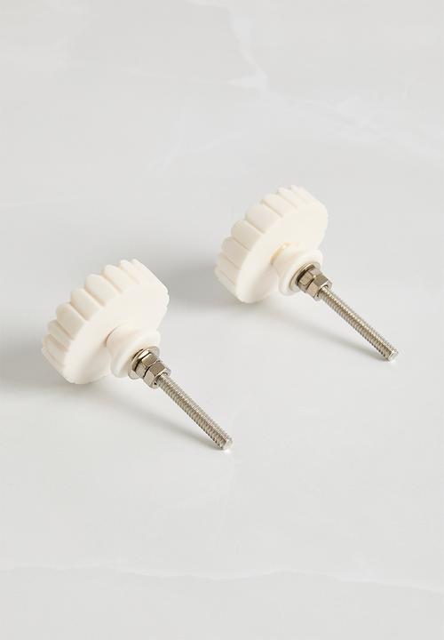 Sixth Floor - Nena Daisy Knob Set of 2 White