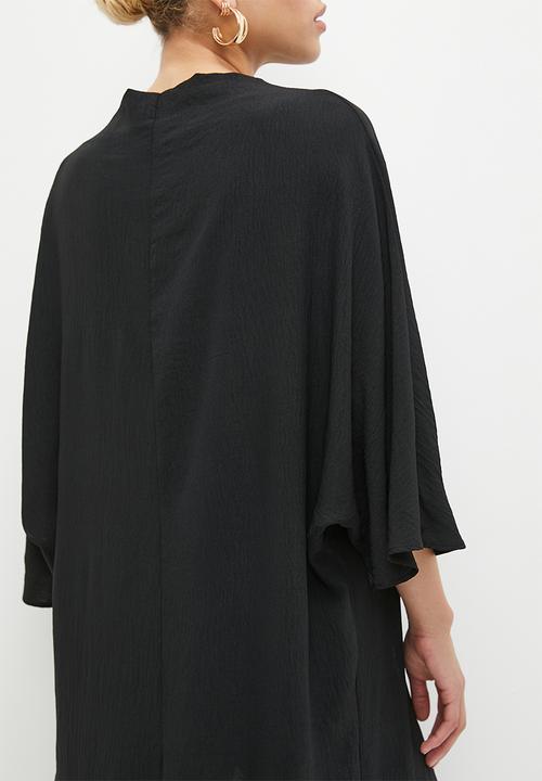 Superbalist - Exaggerated drape shell - black
