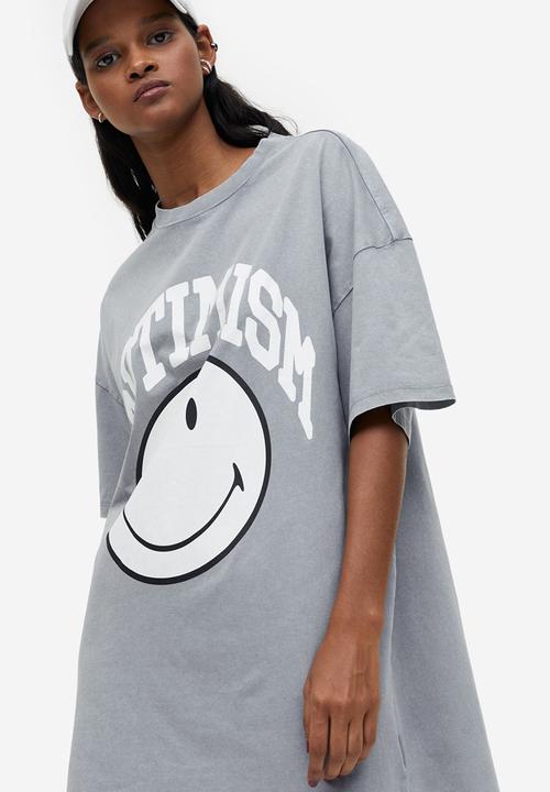 H&M - Printed T-shirt dress - light grey smiley® 