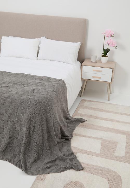 Sixth Floor - Cube knitted throw - frost grey