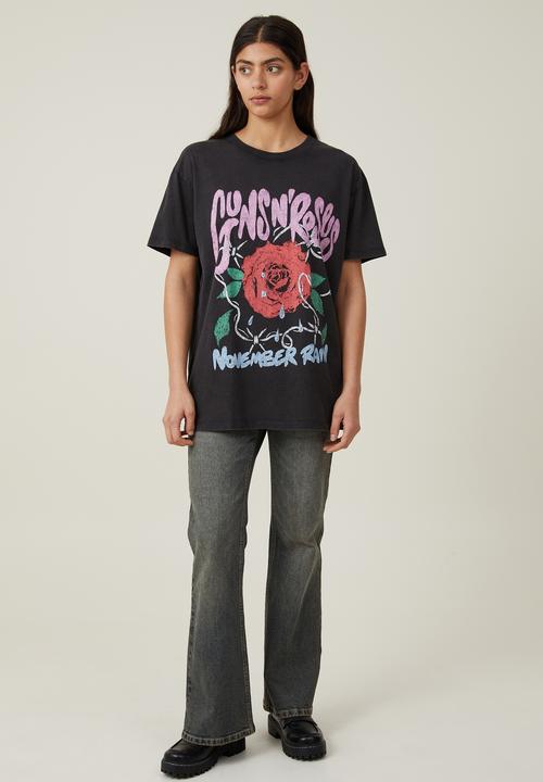 Cotton On - Plus Oversized Tee - Lcn Br Guns N Roses November Rain/Washed Black