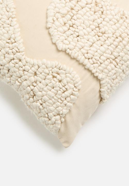 SF Collection - Wrenna cushion cover w feather inner - neutral