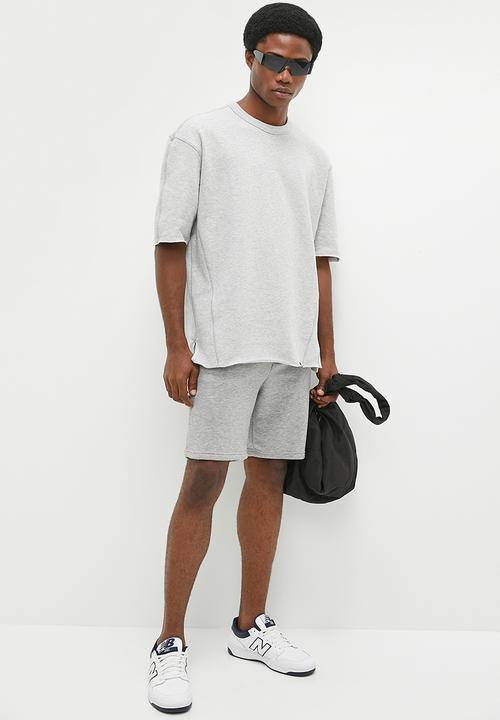 STYLE REPUBLIC - Julian Raw Edge Fleece Tee - Grey