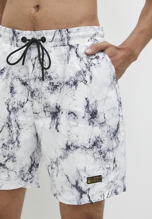 STYLE REPUBLIC - Marble printed swim short - black & white 