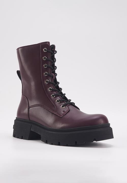 Nine West - Carina lace up boot - burgundy