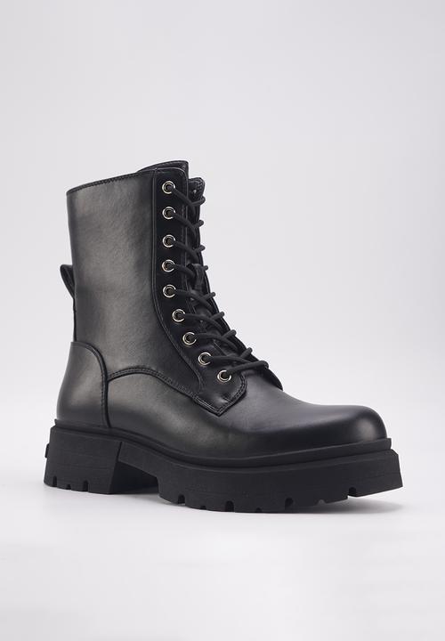 Nine West - Carina lace up boot - black